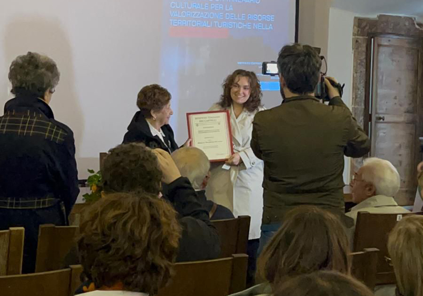 Una investigadora Predoctoral del IIDL va rebre el premi a la menció especial que atorga l'Istituto dei Castelli a Itàlia pel seu Treball de Final de Grau (TFG)